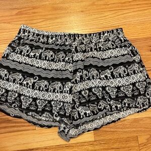 Black and white patterned flowy shorts